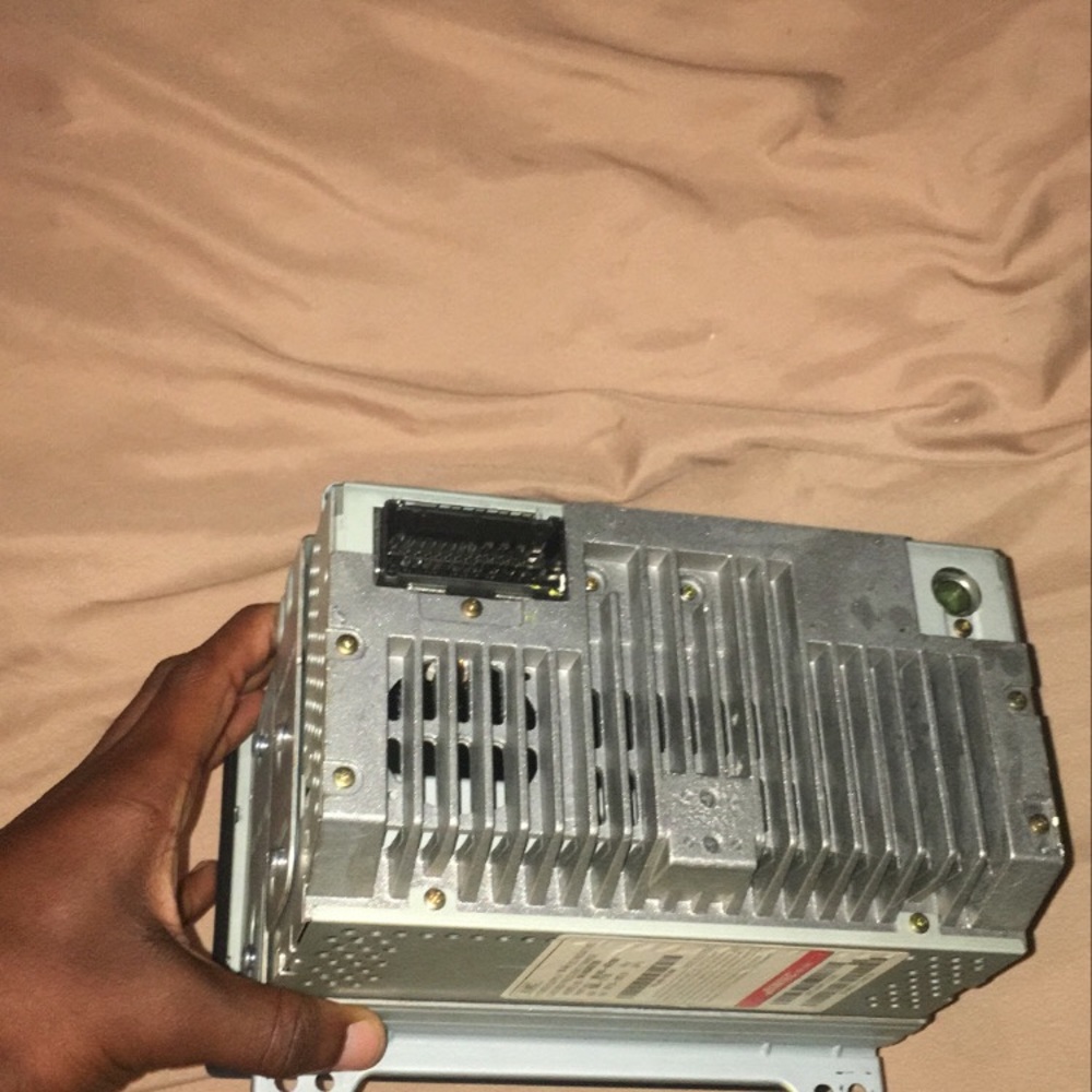 Radio - Picture 2 of 2